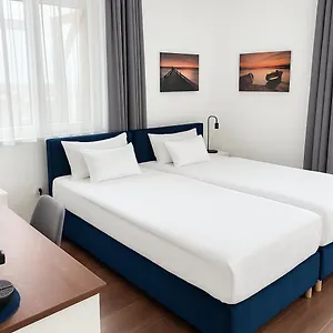 Rooftop With Underground Parking Hotel