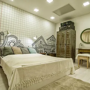Near The Great Synagogue With Free Garage Apartment