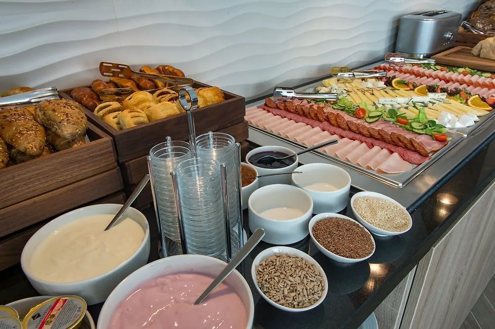 בודפשט Three Corners Lifestyle Hotel 4*,